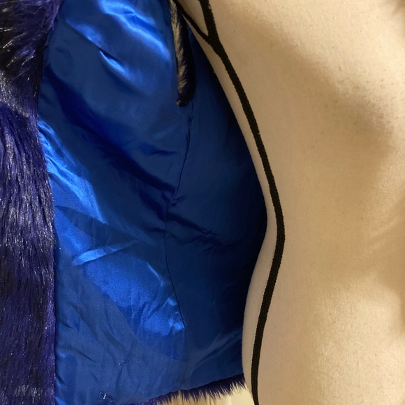 XXI Purple faux fur vest with pockets size S/P - Picture 4 of 5